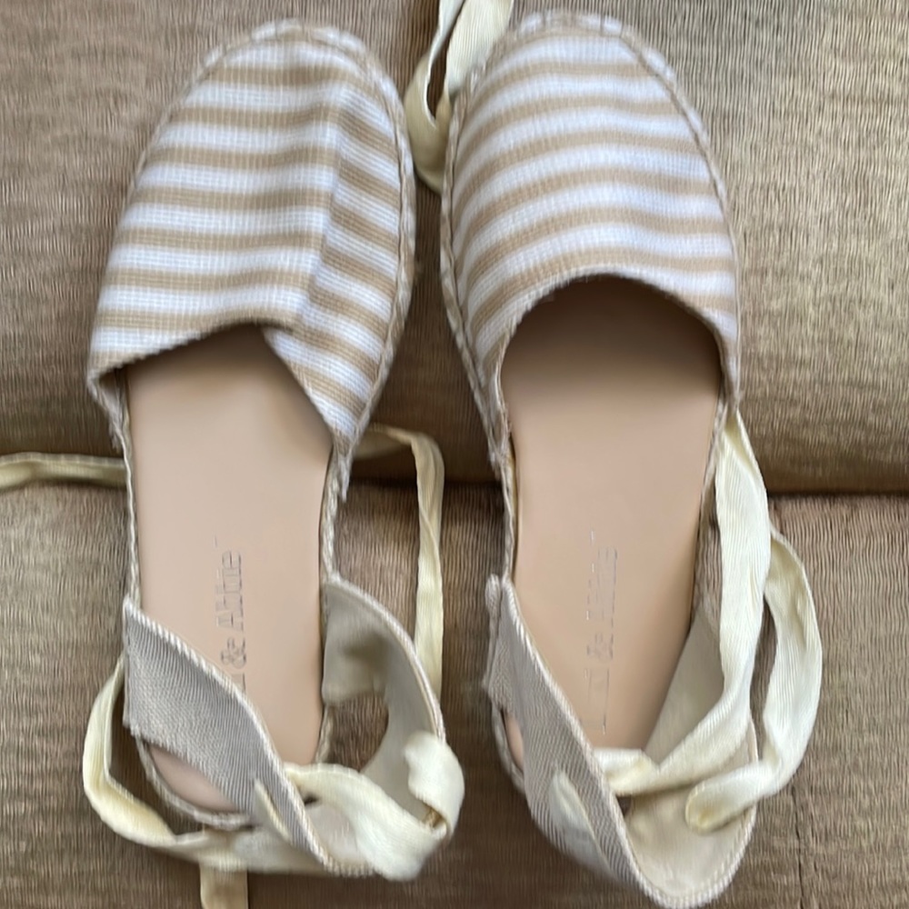 Womens Tie up flats